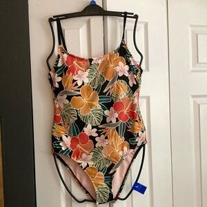 Hurley one piece bathing suit. Size large. Floral/ tropical print